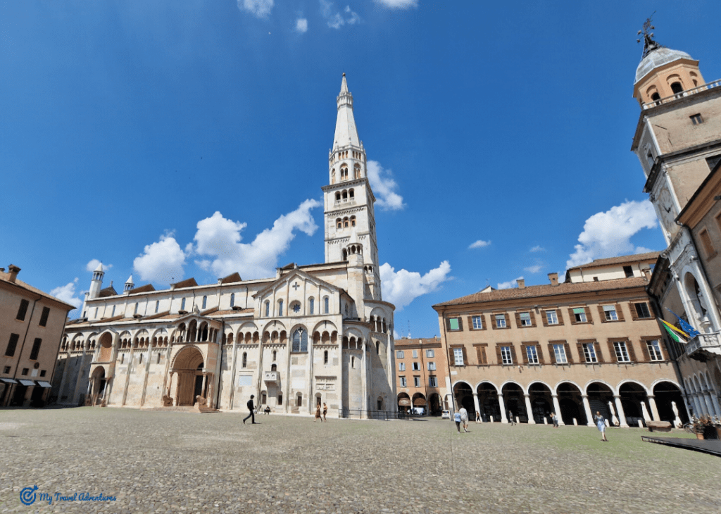 Модена – от средновековието към класическата музика, червени страсти и балсамов оцет.&nbsp;Карта