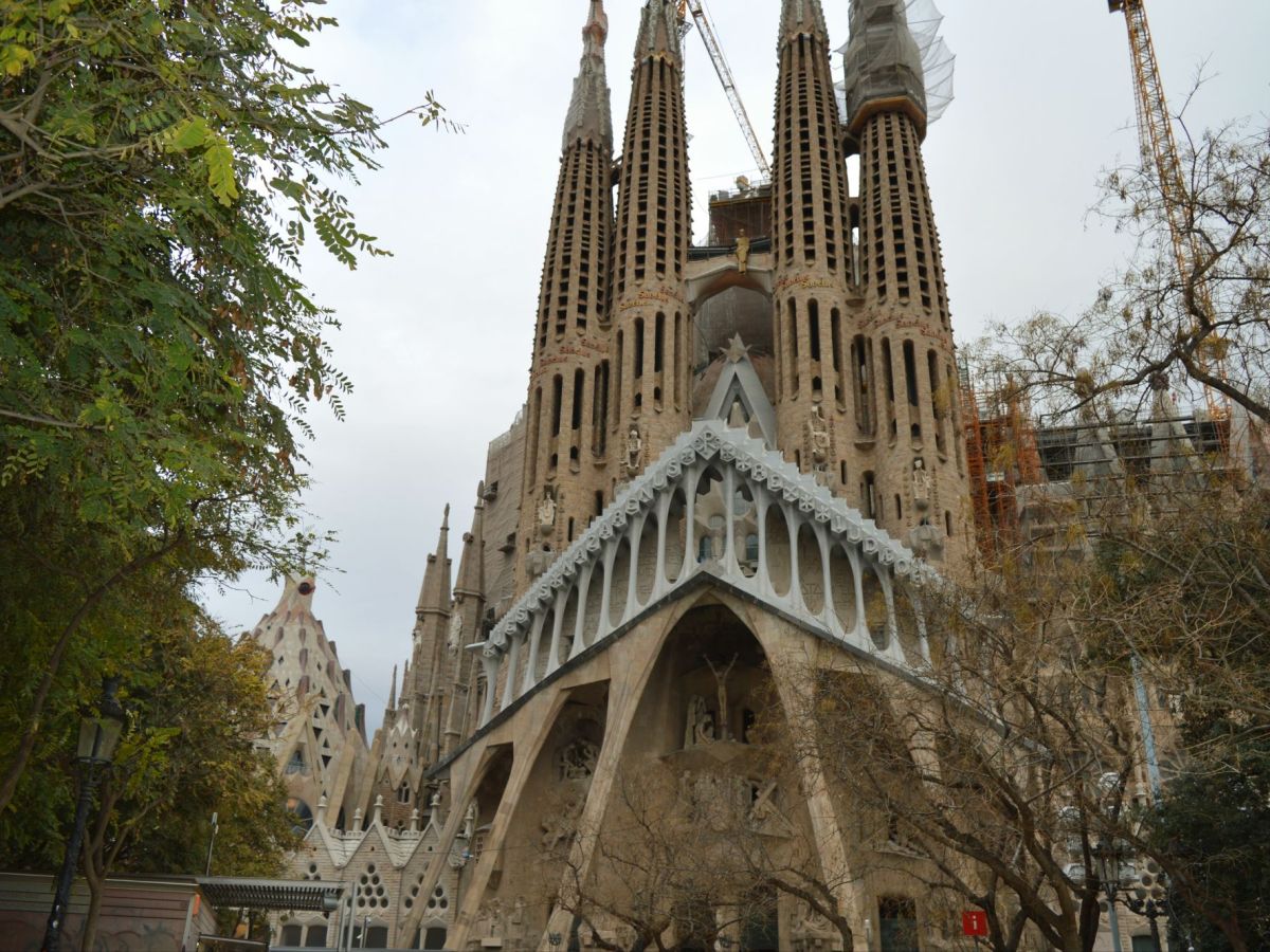 БАРСЕЛОНА – ПЕРЛАТА НА&nbsp;КАТАЛУНИЯ