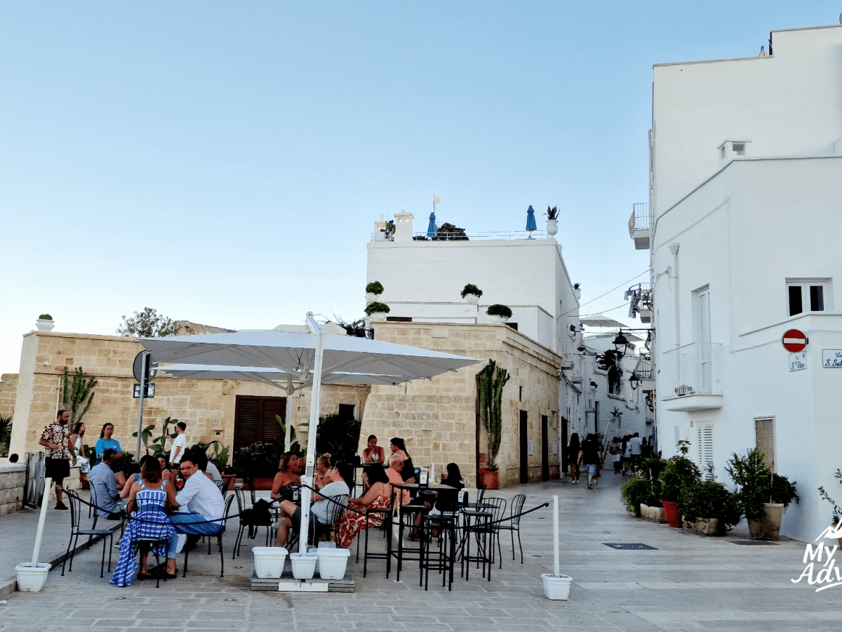 МОНОПОЛИ – ЗАБЕЛЕЖИТЕЛНОСТИ, МЕСТНА ХРАНА И&nbsp;ИСТОРИЯ